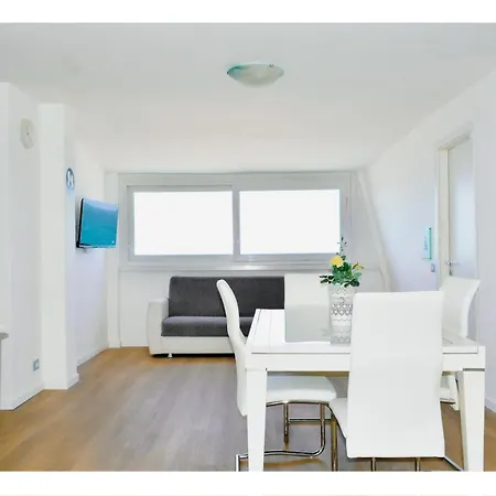 Santorini Apartament *